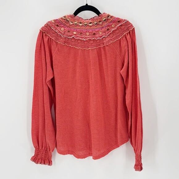 FREE PEOPLE CAMELIA SIESTA FIESTA CROCHET TRIM LONG SLEEVE TOP size M loose fit - Picture 2 of 8